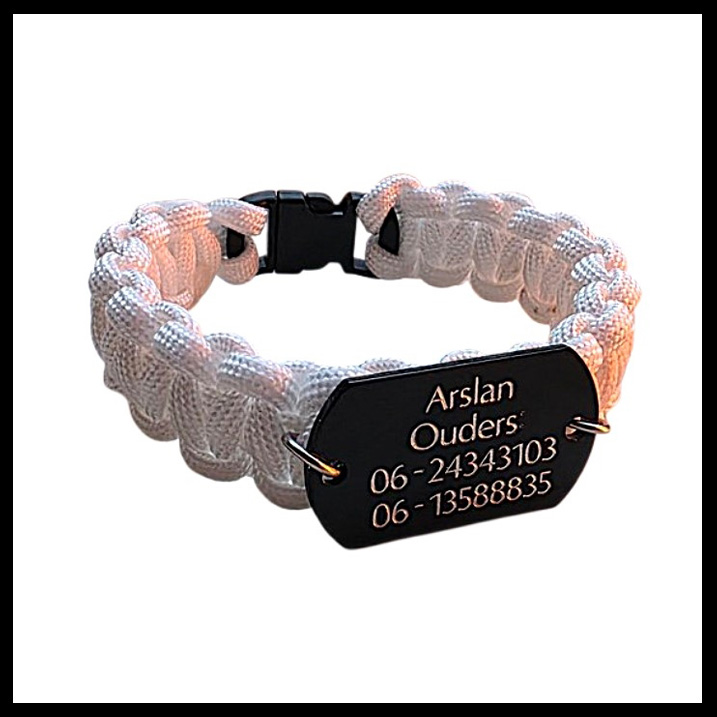 Paracord armband met gegraveerde zwarte tag